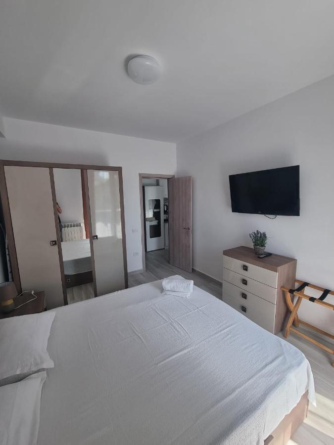 Appartement Apartament Mivali à Năvodari Extérieur photo