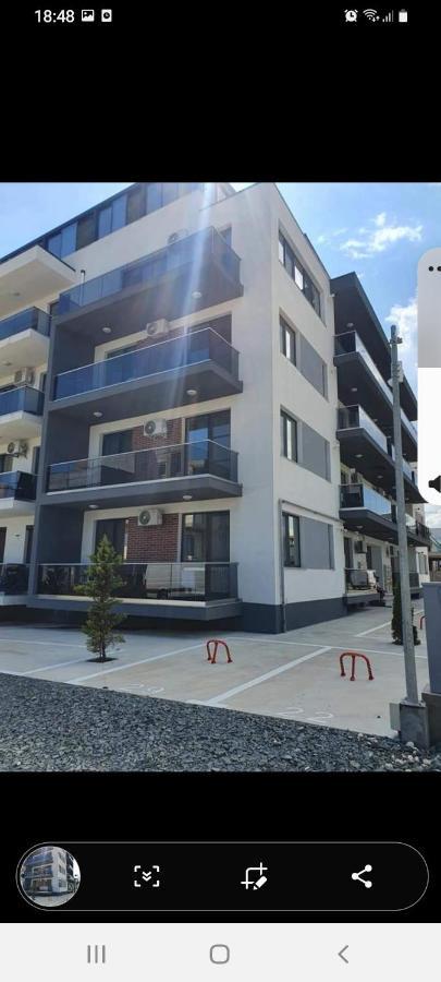 Appartement Apartament Mivali à Năvodari Extérieur photo